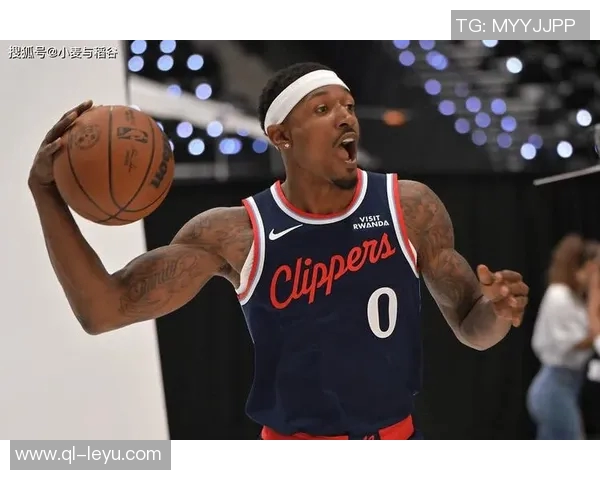 比尔表示愿意在防守端投入更多精力并做好心理准备为球队牺牲 比尔表示愿意在防守端投入更多精力并做好心理准备为球队牺牲