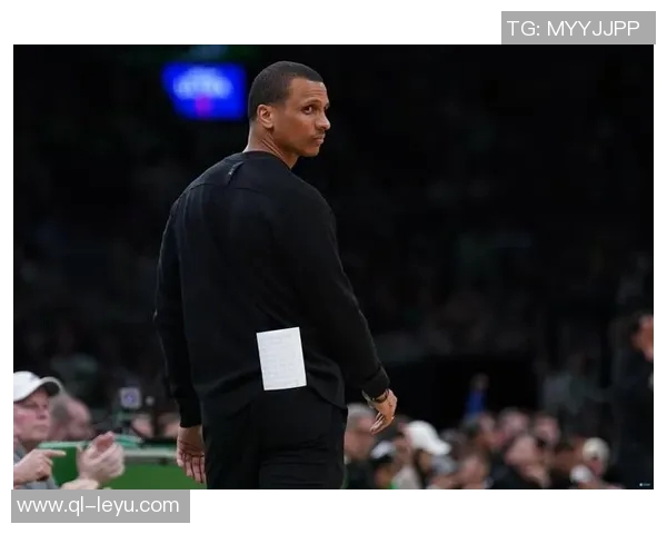 火箭罚球次数远超绿军马祖拉强调需适应对手习惯以减少犯规 火箭罚球次数远超绿军马祖拉强调需适应对手习惯以减少犯规